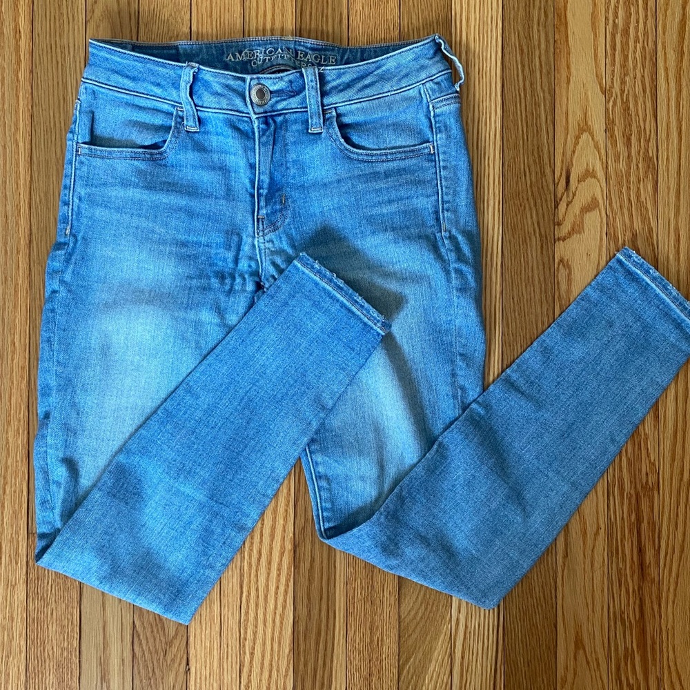 American eagle light wash skinny jeans